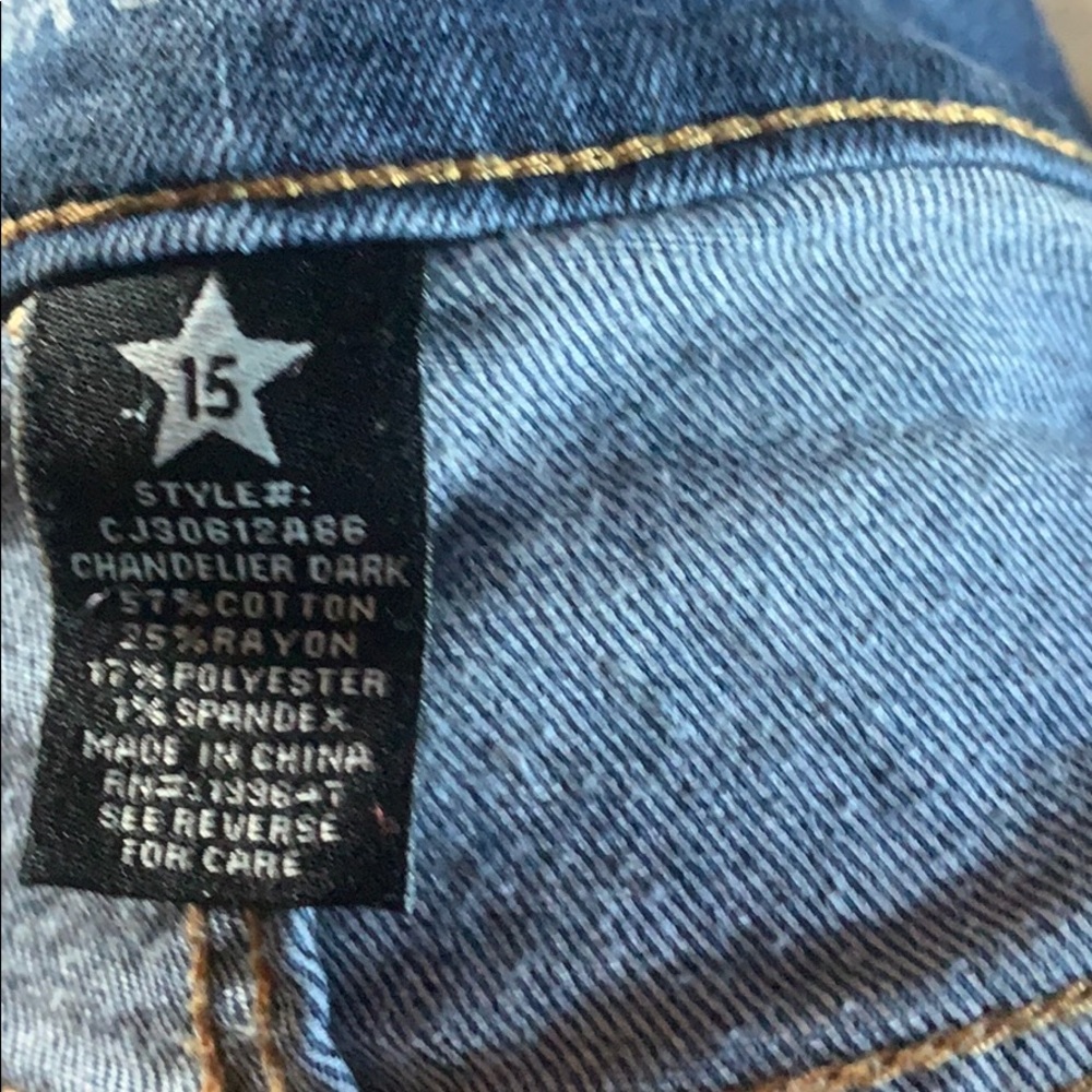 Shorts - Picture 3 of 3